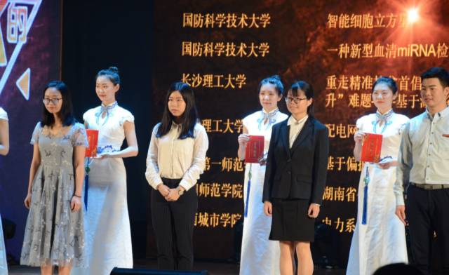 关于香港澳门博彩资料免费大全与一码一肖一特一中的合法性探讨与警示。